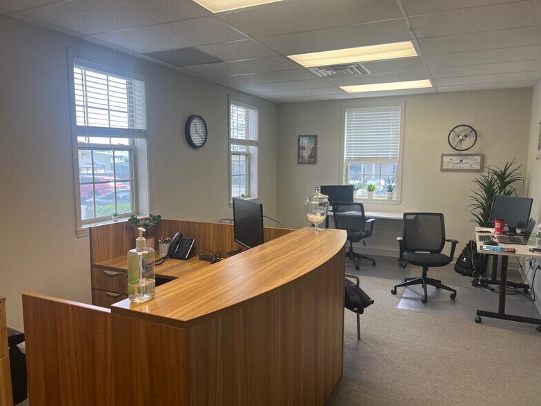 More Photos Of 6702 Buckley Rd, Syracuse Medical For Lease