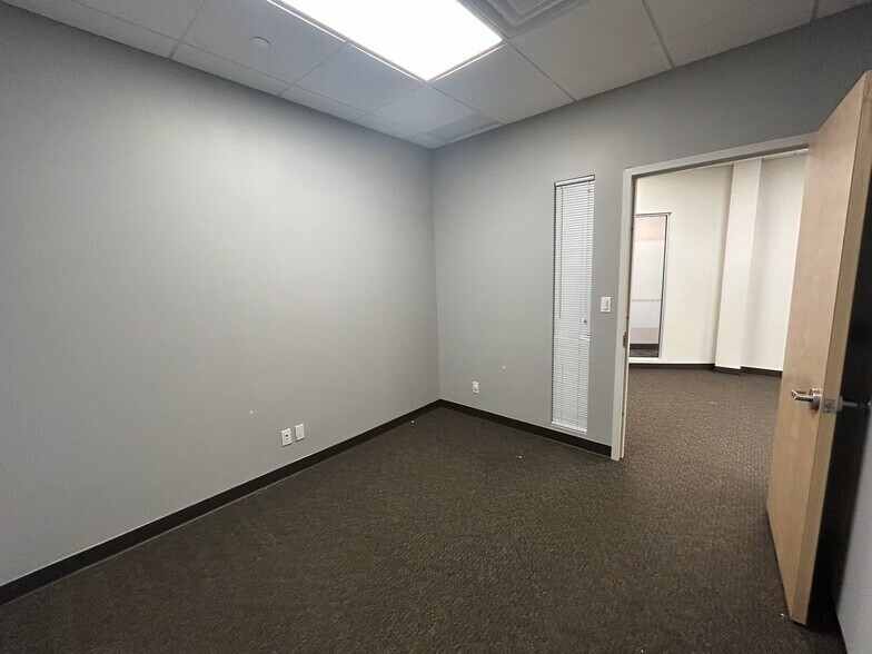 More Photos Of 425 New York, Huntington Apartments For Lease