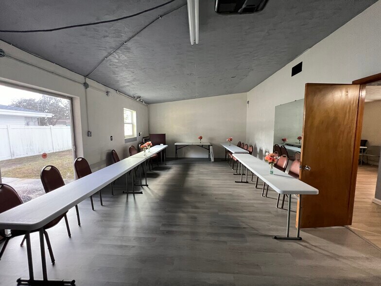 More Photos Of 101 Emily Ln, Brandon Office Residential For Lease