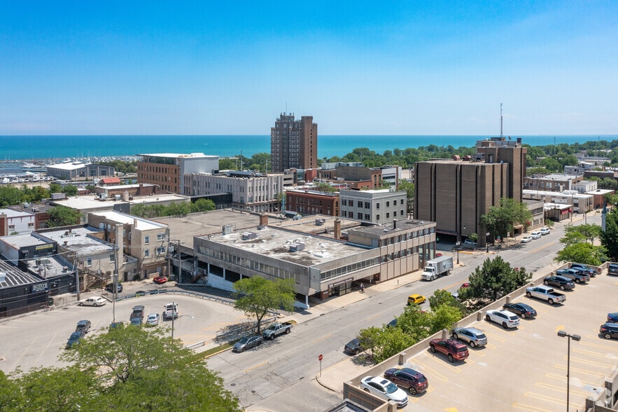 More Photos Of 216 W Madison St, Waukegan Office For Sale