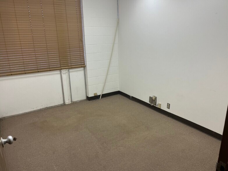 More Photos Of 1950 US Highway 80 E, Abilene Office For Sale