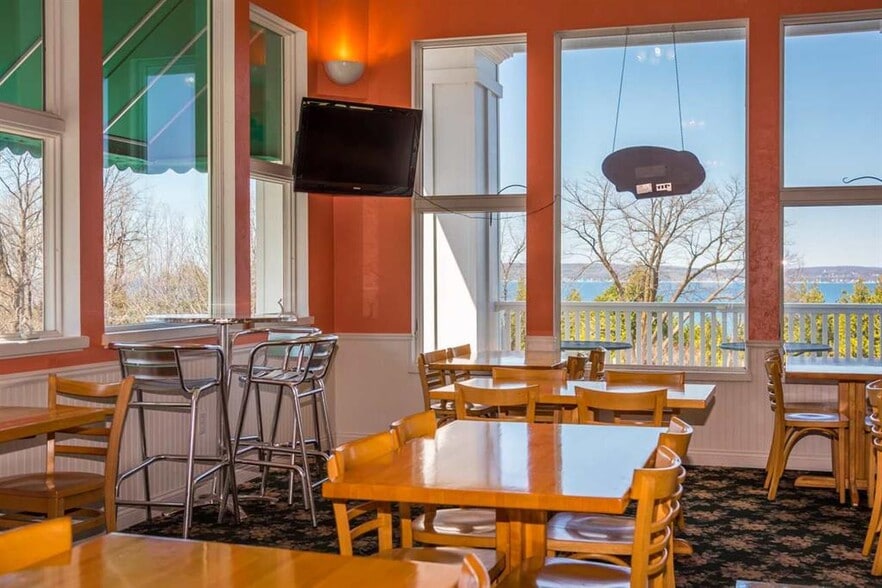 More Photos Of 2569 Charlevoix Rd, Petoskey Restaurant For Sale