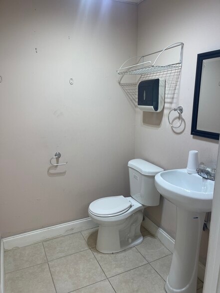 More Photos Of 10393 SW 186th St, Cutler Bay Light Manufacturing For Sale