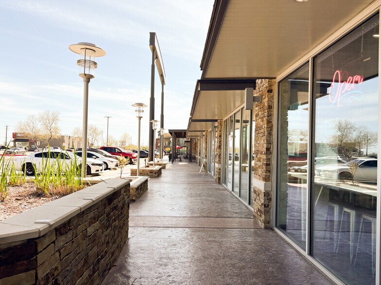 More Photos Of 7915 W Loop 1604 N, San Antonio Storefront For Lease
