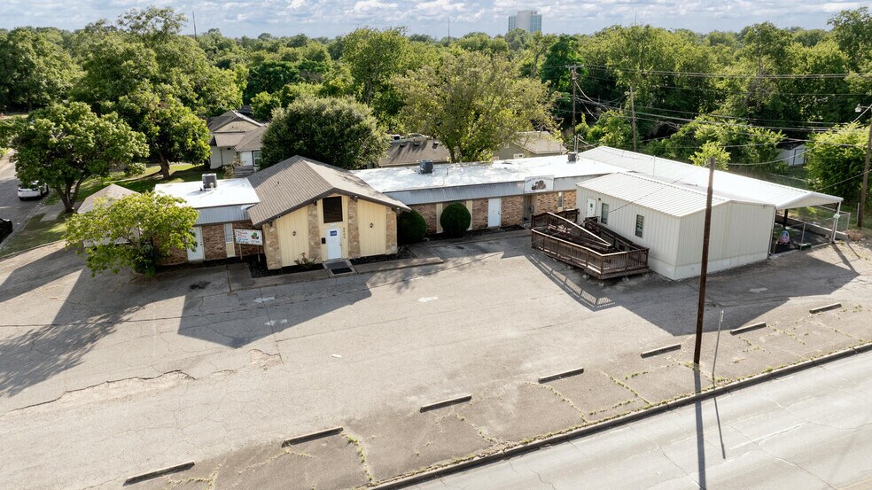 More Photos Of 2000 N 25th St, Waco Daycare Center For Sale