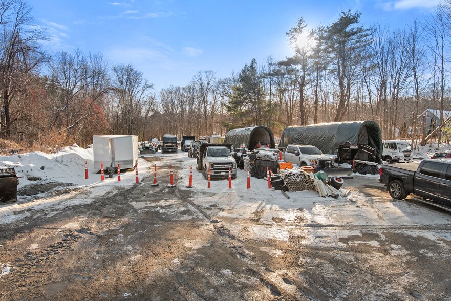 More Photos Of 225 West St, Berlin Flex For Sale