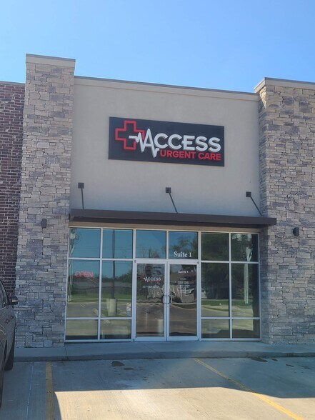 More Photos Of 1530 McNeese St, Lake Charles Freestanding For Lease