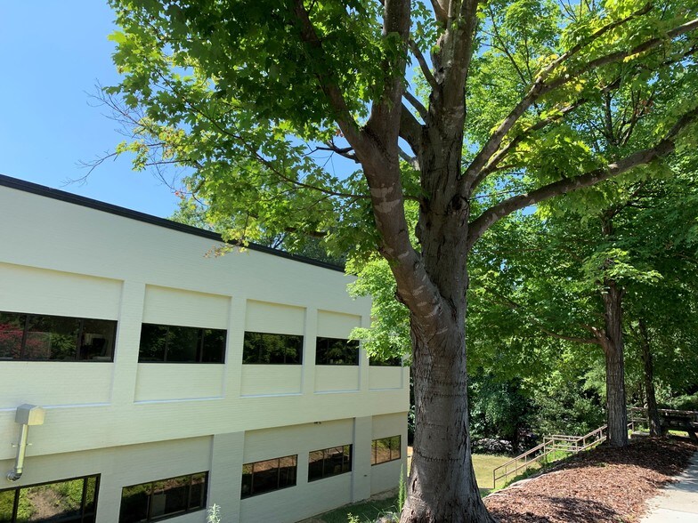 More Photos Of 3801 Wake Forest Rd, Raleigh Medical For Lease