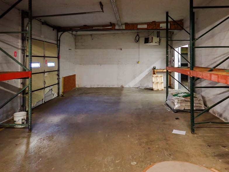 More Photos Of 116 N Main St, Kendallville Flex For Sale