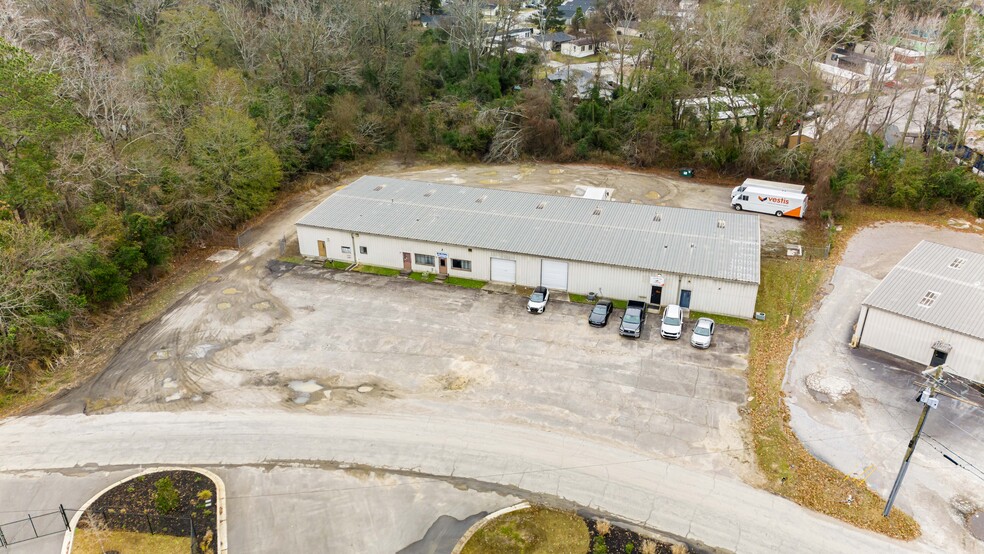 More Photos Of 3302 Commerce Dr, Augusta Warehouse For Sale