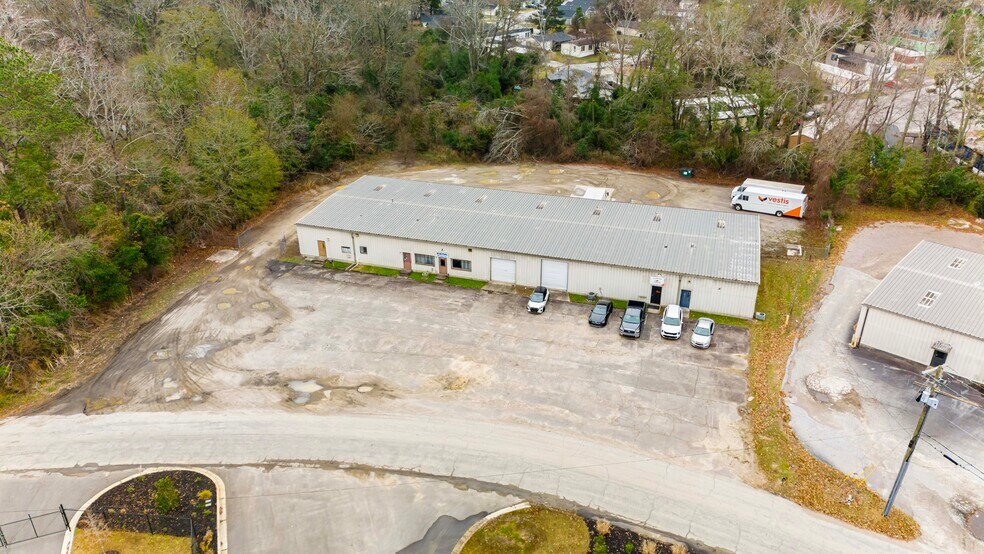 More Photos Of 3302 Commerce Dr, Augusta Warehouse For Sale