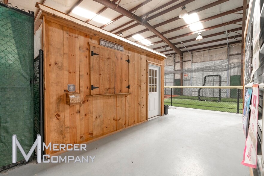 More Photos Of 3984 N US Highway 287, Alvord Warehouse For Sale