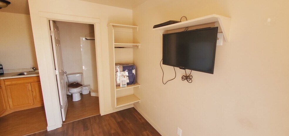 More Photos Of 2046 125th Ave, Watford City Apartments For Sale