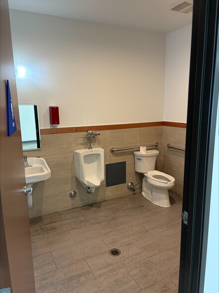 More Photos Of 2082 E Gladwick St, Compton Industrial For Lease
