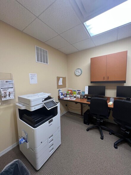 More Photos Of 1314 E Venice Ave, Venice Medical For Sale