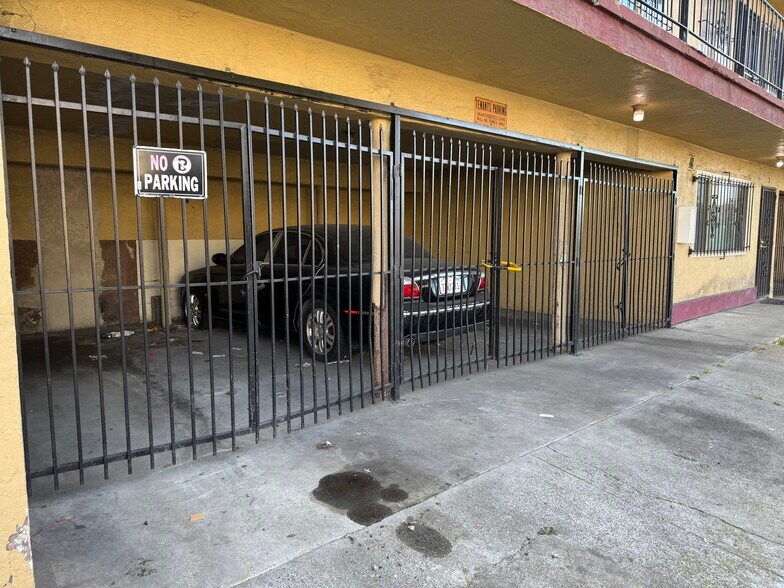 More Photos Of 1830 Castro St, Oakland Apartments For Sale
