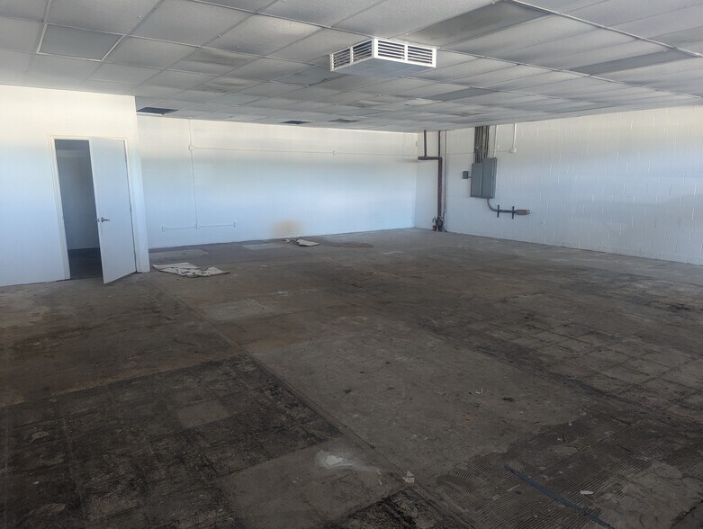 More Photos Of 5600 San Vicente Blvd, Los Angeles Unknown For Lease