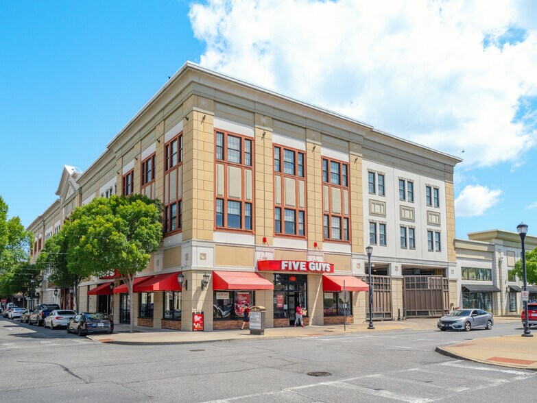 More Photos Of 4410 E Claiborne Sq, Hampton Unknown For Lease