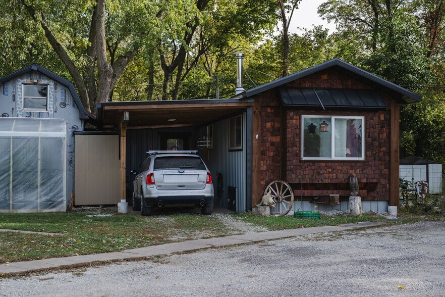 More Photos Of 225 S Barnett, Nauvoo Multifamily For Sale