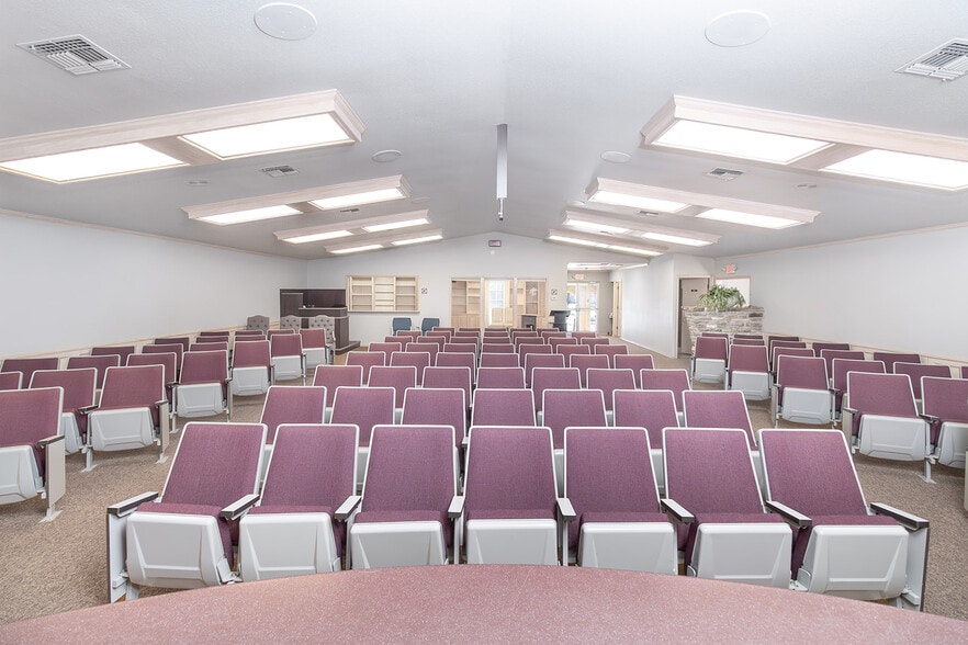 More Photos Of 305 W Dallas St, Llano Religious Facility For Sale