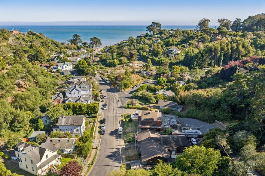 More Photos Of 16-22 Brighton Avenue, Bolinas General Retail For Sale