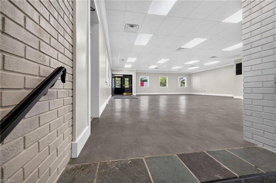 More Photos Of 4140 Market St, Youngstown Medical For Sale