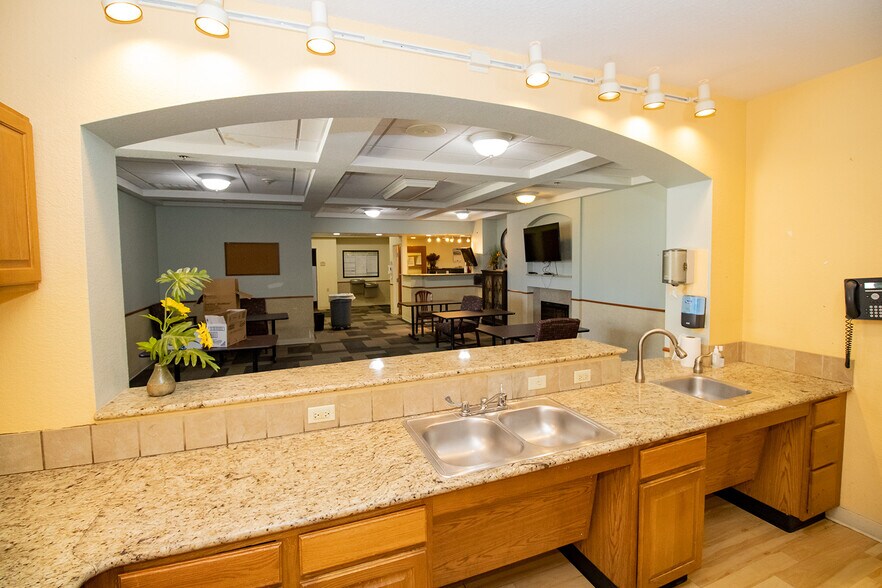 More Photos Of 224 E Central Ave, Andover Rehabilitation Center For Sale