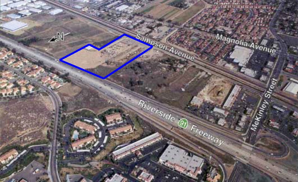 More Photos Of 220 Crouse Dr, Corona Warehouse For Lease