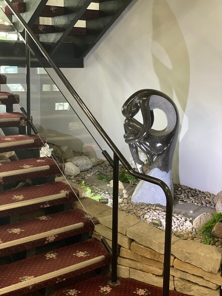 More Photos Of 1300 Cummins Rd, Des Moines General Retail For Lease