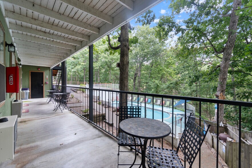More Photos Of 3031 E Van Buren, Eureka Springs Hotel For Sale