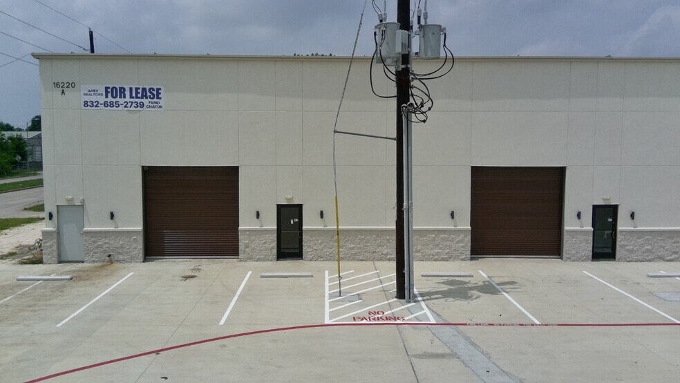 More Photos Of 16230 W Bellfort St, Sugar Land Warehouse For Lease