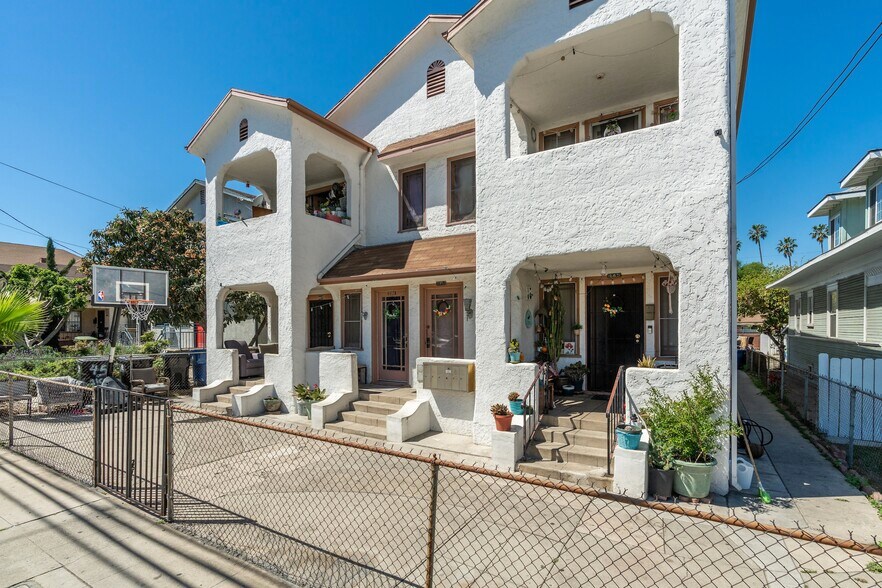 More Photos Of 445 S Chicago St, Los Angeles Apartments For Sale