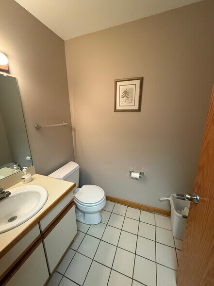 More Photos Of 8287-8289 Loop Rd, Baldwinsville Office For Lease