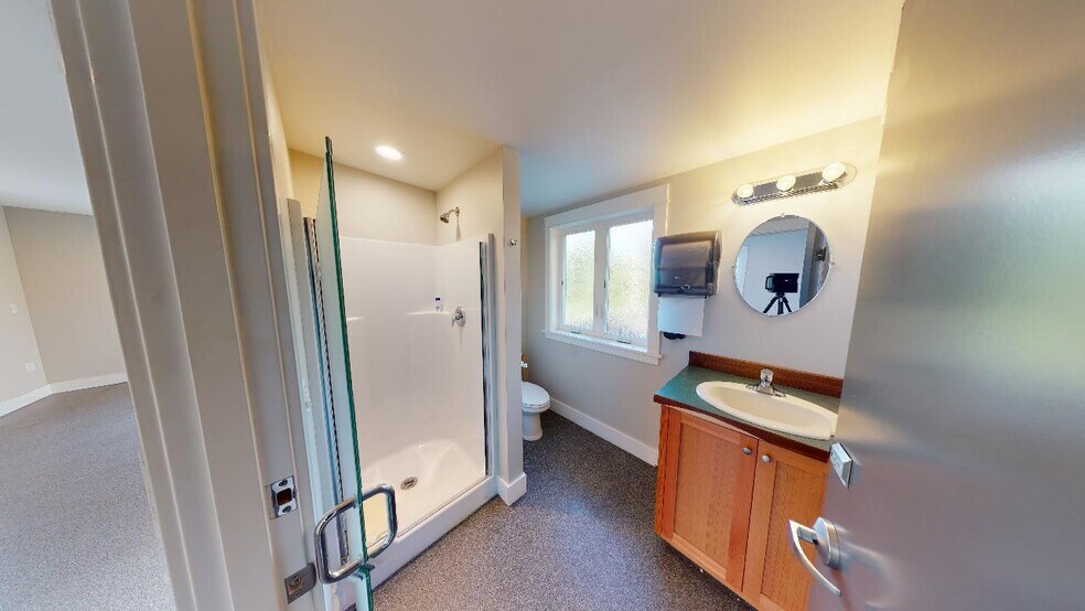 More Photos Of 1425 SE 9th St, Warrenton Warehouse For Lease