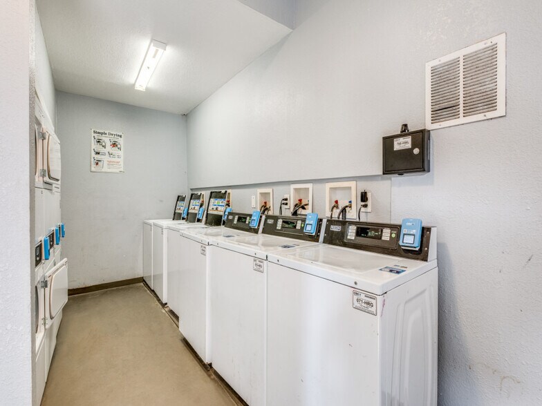 More Photos Of 911 W Wheatland Rd, Dallas Apartments For Sale