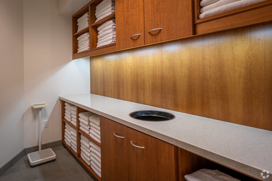 More Photos Of 1000 Louisiana St, Houston Office For Lease
