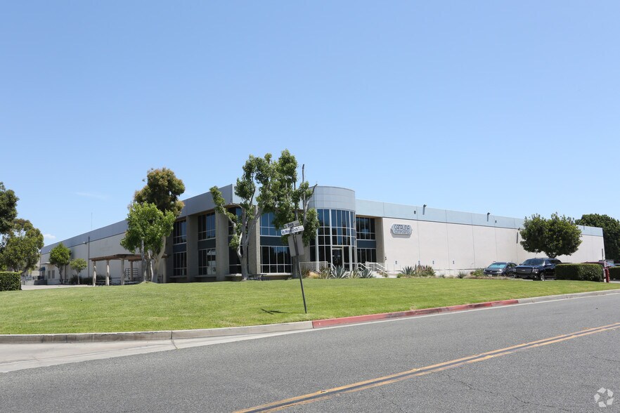 More Photos Of 11700 Monarch St, Garden Grove Warehouse For Sale