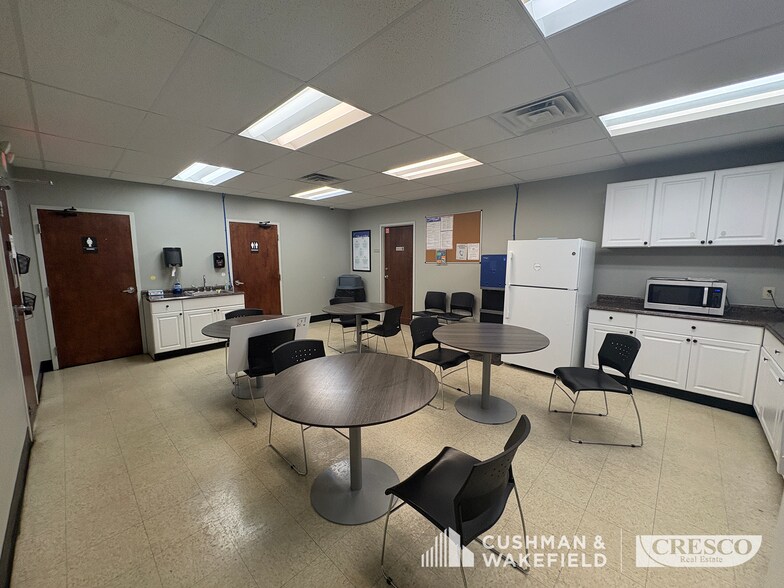 More Photos Of 4299 Cranwood Pky, Warrensville Heights Warehouse For Sale