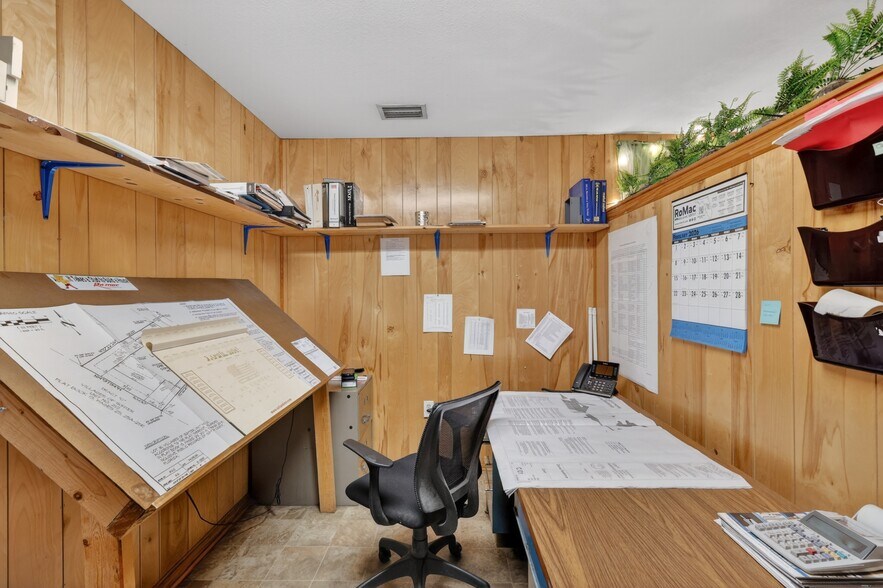 More Photos Of 722 Duck Lake Rd, Lady Lake Industrial For Sale