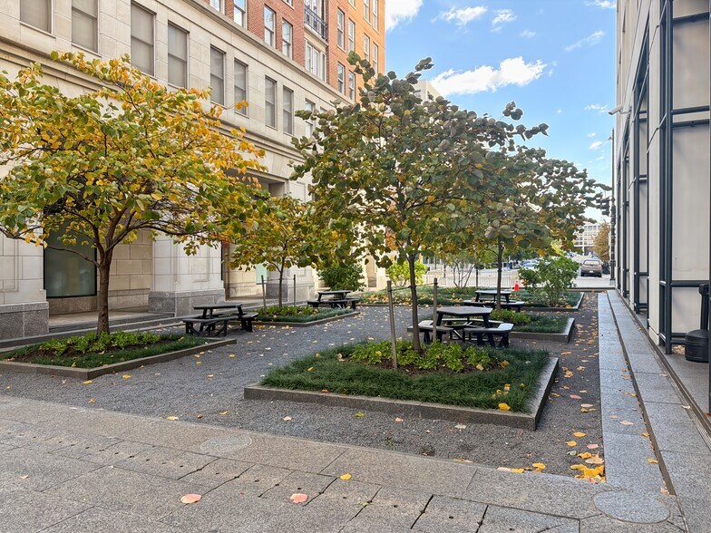 More Photos Of 601 Pennsylvania Ave NW, Washington Office For Lease