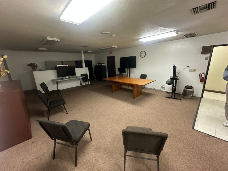 More Photos Of 4307 Rosecrans Ave, Compton Specialty For Lease