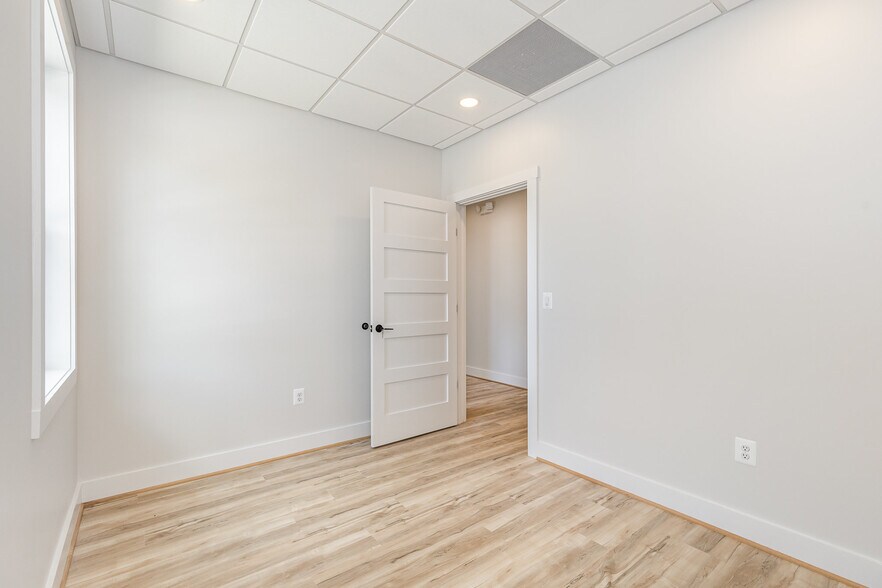 More Photos Of 9124 Courthouse Rd, Spotsylvania Office For Lease