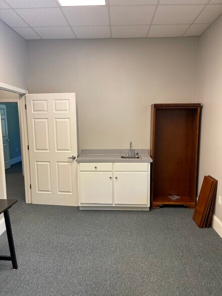 More Photos Of 335 Roselane St NW, Marietta Medical For Lease