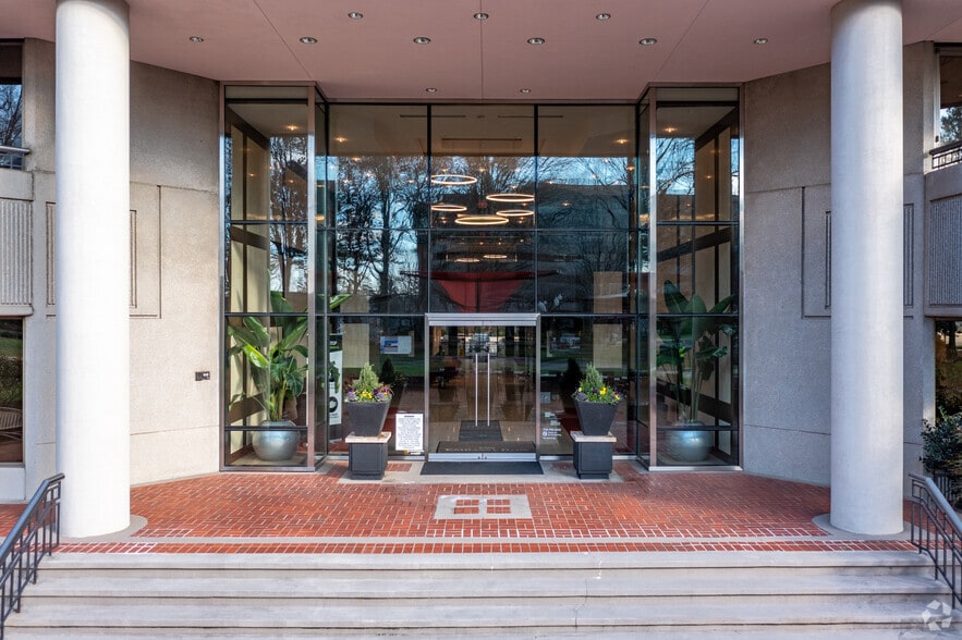 More Photos Of 6600 Peachtree Dunwoody Rd NE, Atlanta Unknown For Lease