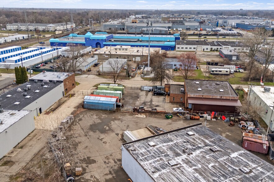 More Photos Of 24400 Capitol St, Redford Township Manufacturing For Sale