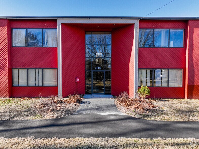 More Photos Of 315 Littleton Rd, Chelmsford Office For Lease