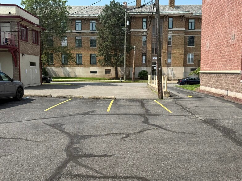 More Photos Of 584 Wyoming Ave, Kingston Medical For Sale