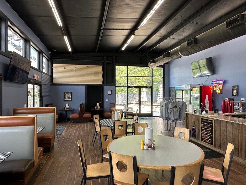 More Photos Of 277 Luther Seiber Blvd, Pioneer Restaurant For Sale