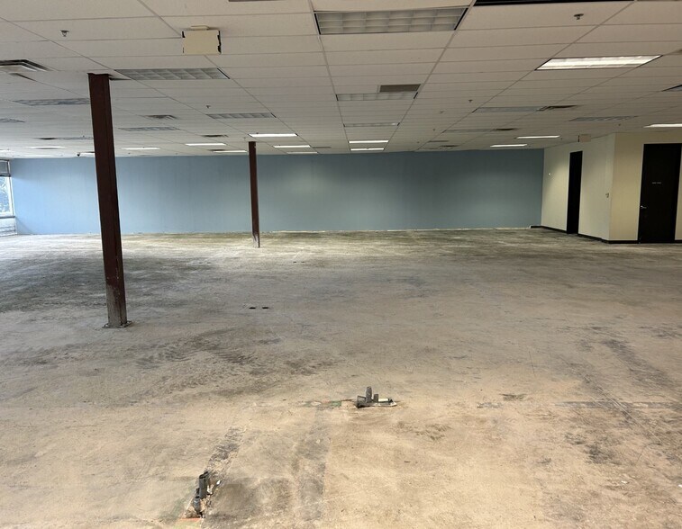 More Photos Of 2550 SW Grapevine Pky, Grapevine Office For Lease