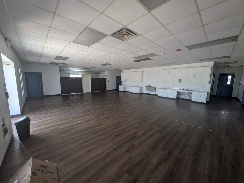 More Photos Of 101 Mesquite, Elm Mott Office For Lease